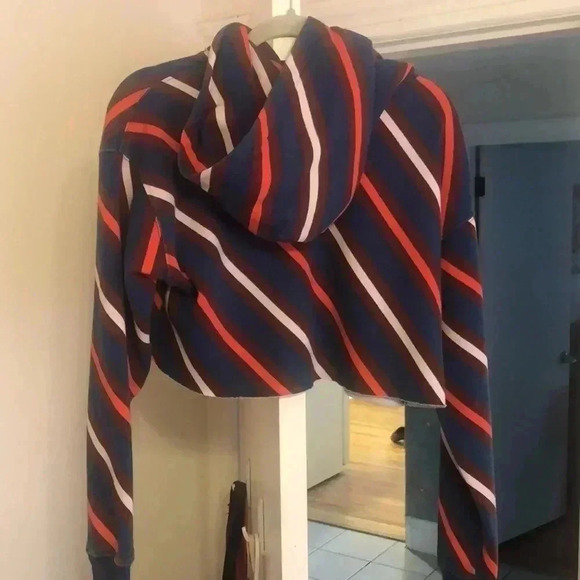 Urban Outfitters Out from Under cropped sweaters hurt with hood - Picture 3 of 6